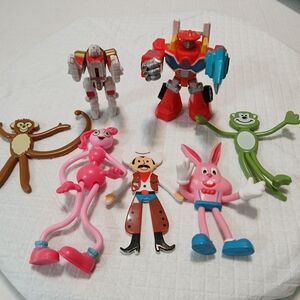 Mixed Lot of 7 Figures Toys Vintage-Modern Transformers, BENDYS, MISCELLANEOUS